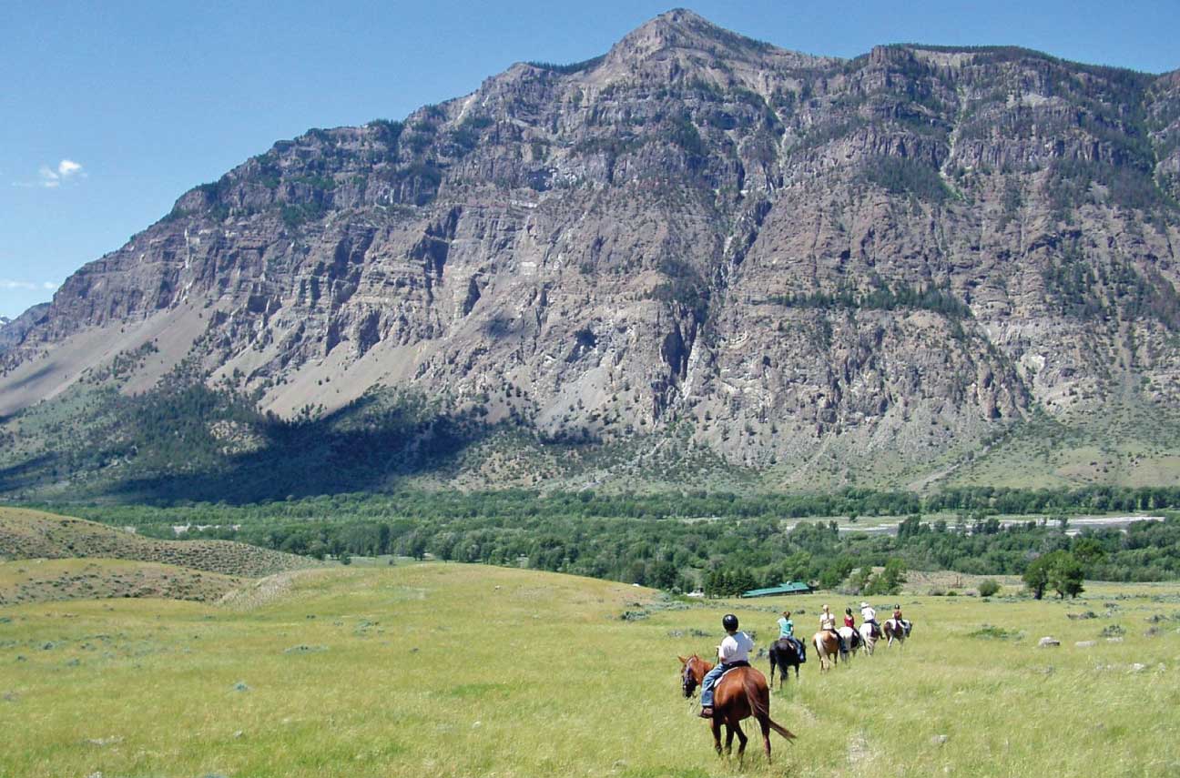 Yellowstone Wedding Venue horseback riding
